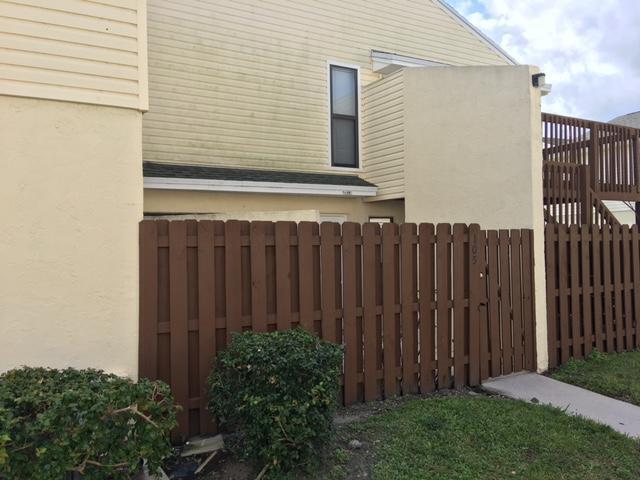 643 Executive Center Dr in West Palm Beach, FL - Building Photo - Building Photo