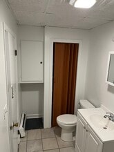 5 Webster Pl, Unit 2 in Worcester, MA - Foto de edificio - Building Photo
