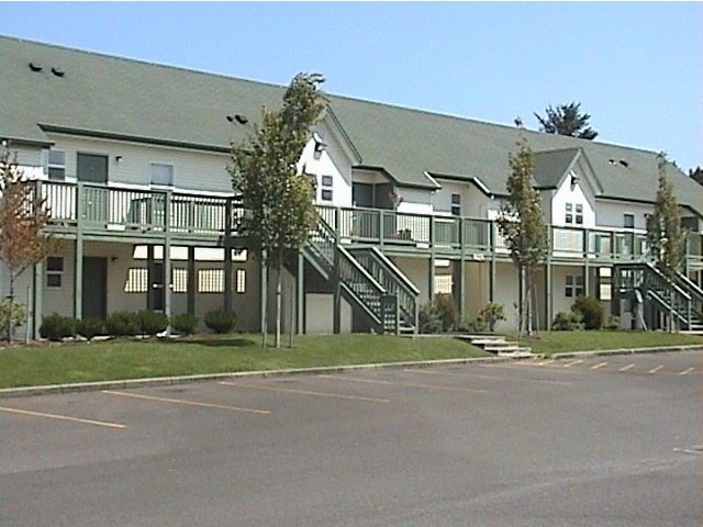 Harvard Street Apartments in Bandon, OR - Building Photo