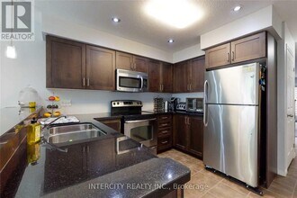 50-50 Howe Dr in Kitchener, ON - Building Photo - Building Photo