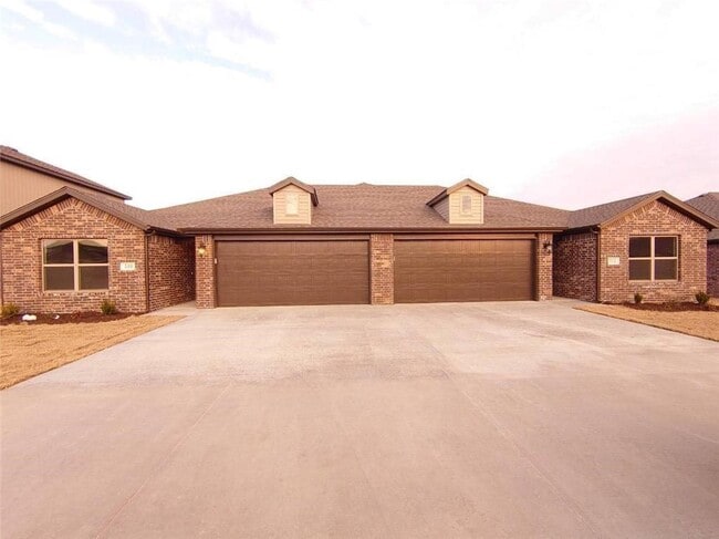 property at 510 Vee St