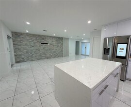 18000 SW 110th Ave in Miami, FL - Building Photo - Building Photo