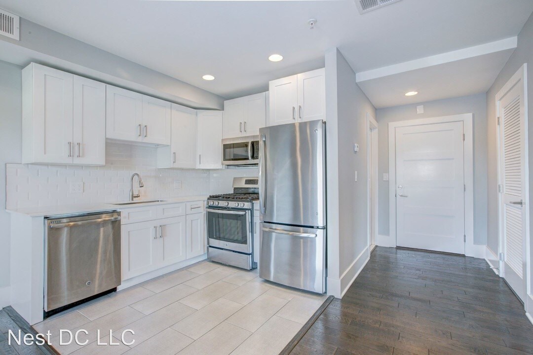 1827 Benning Rd NE in Washington, DC - Building Photo