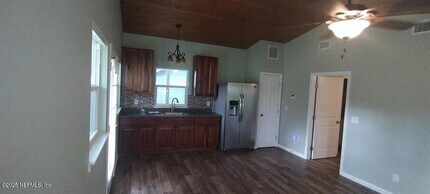 1521 Co Rd 309 in Georgetown, FL - Building Photo - Building Photo