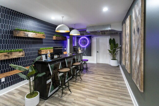 Highland Grand in Knoxville, TN - Foto de edificio - Building Photo