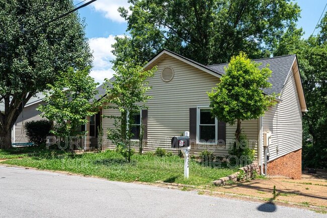 5432 Village Way in Nashville, TN - Building Photo - Building Photo
