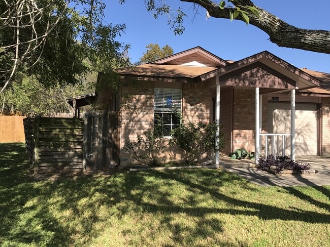 14305 Sandiland in San Antonio, TX - Building Photo - Building Photo