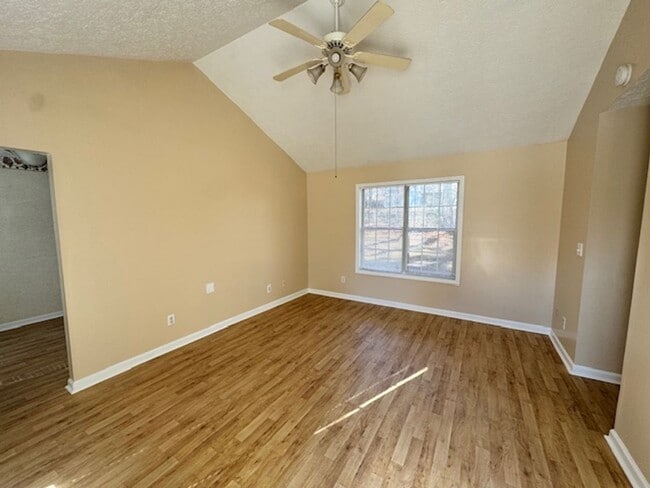 135 Ridgefield Dr in Lagrange, GA - Building Photo - Building Photo