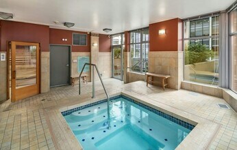 819 Virginia St, Unit 1209 in Seattle, WA - Foto de edificio - Building Photo