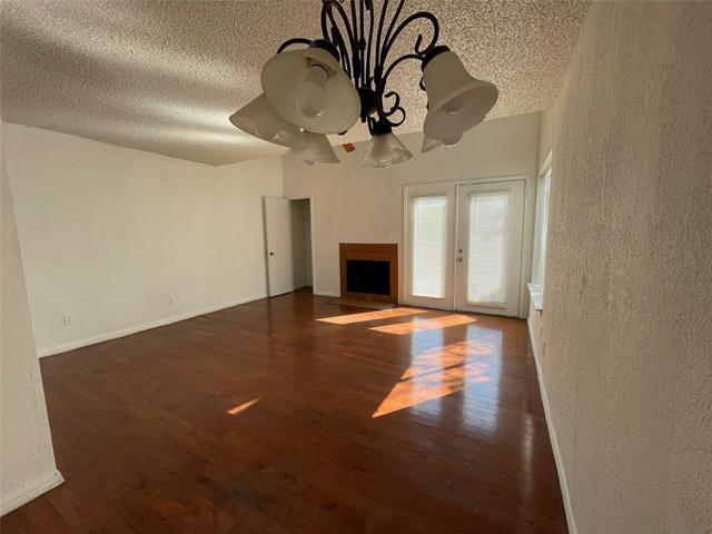 9811 Walnut St in Dallas, TX - Foto de edificio - Building Photo