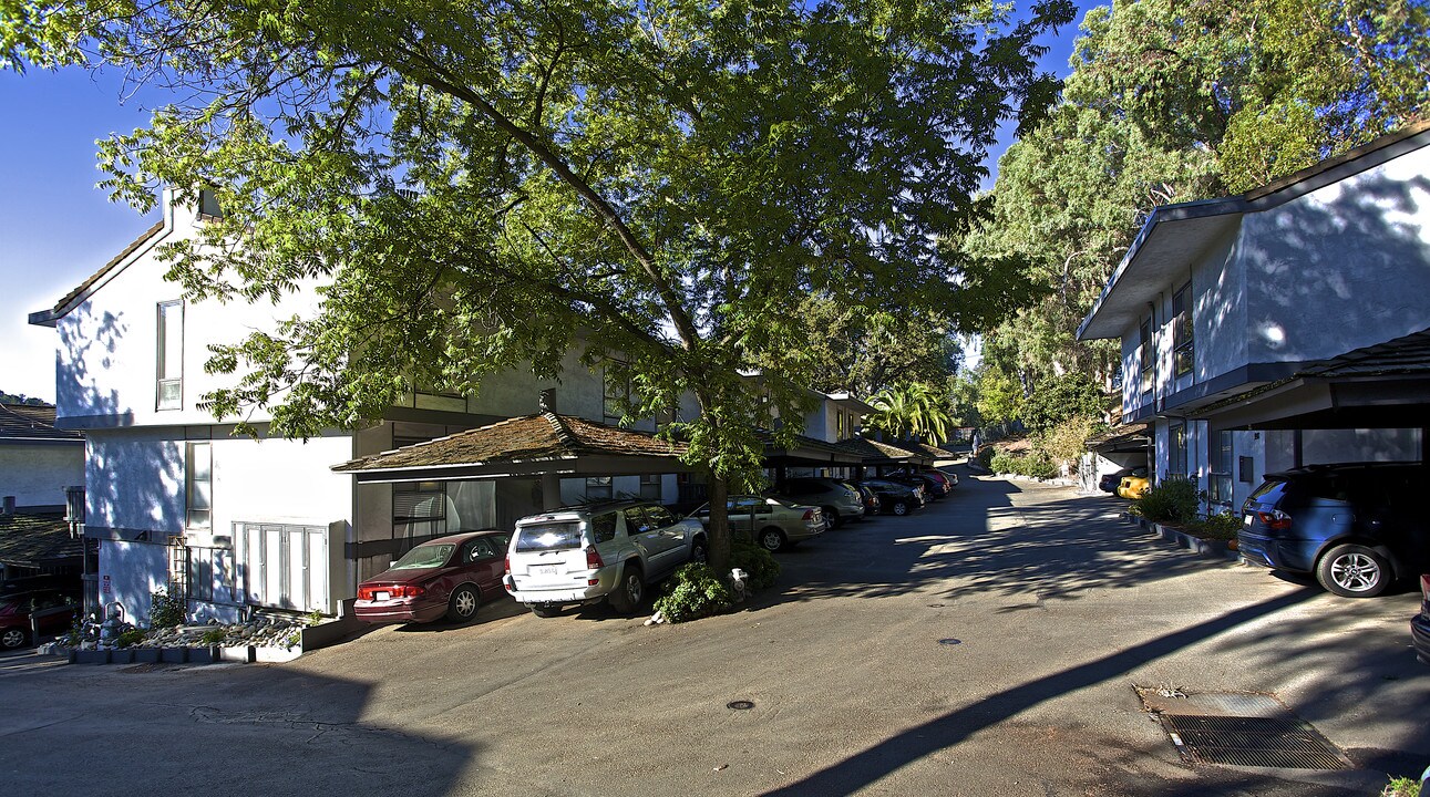 Ladera Apartments in Lafayette, CA - Building Photo