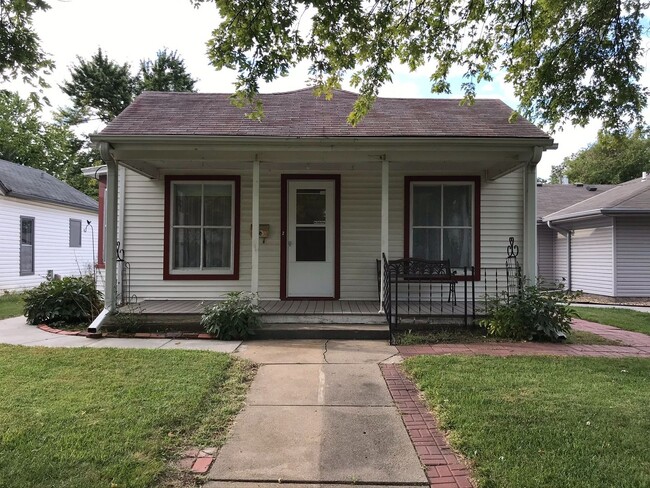property at 809 Lincoln St