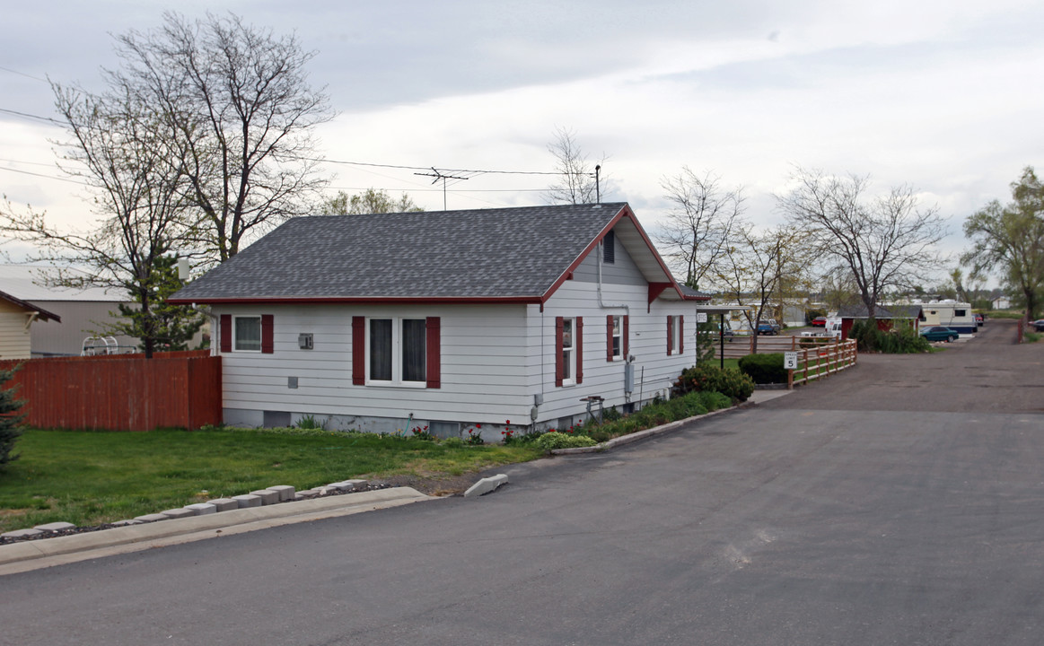 Curry Trailer Park in Twin Falls, ID - Building Photo