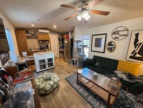 910 Cedar Village Ln in Seneca, SC - Building Photo - Building Photo