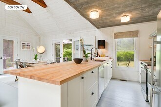 329 Newlight Ln in Bridgehampton, NY - Building Photo - Building Photo
