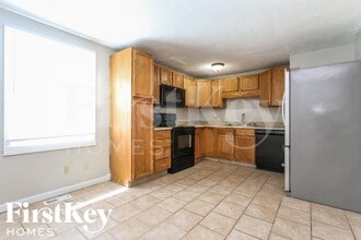 11417 Stoeppelwerth Dr in Indianapolis, IN - Foto de edificio - Building Photo