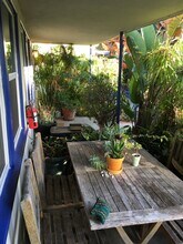 1042 Pearl St, Unit A in Santa Monica, CA - Foto de edificio - Building Photo