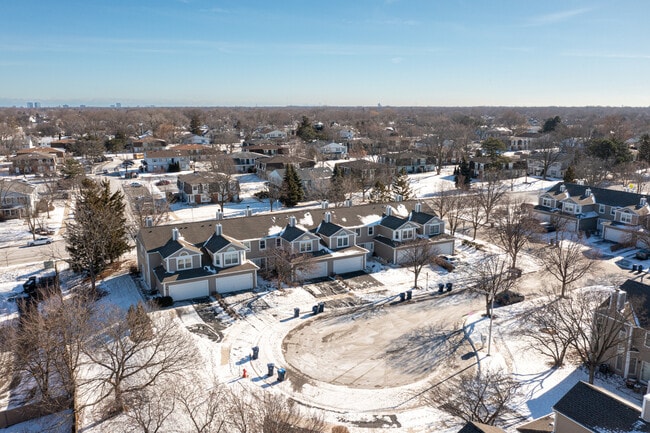 712 Hamilton Ct in Schaumburg, IL - Building Photo - Building Photo