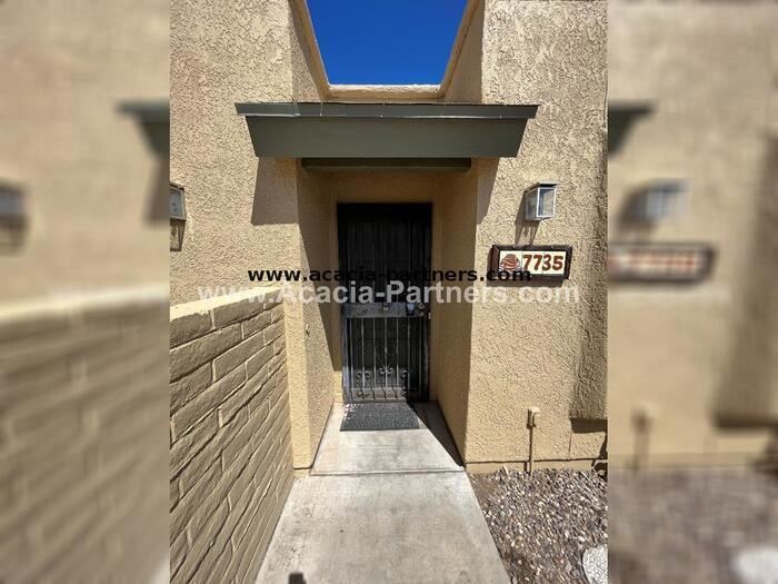 7735 E Hawthorne St in Tucson, AZ - Building Photo