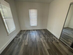 206 N Ash St in Wichita, KS - Building Photo - Building Photo
