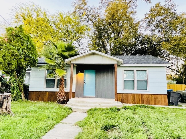 property at 2019 Fresno St