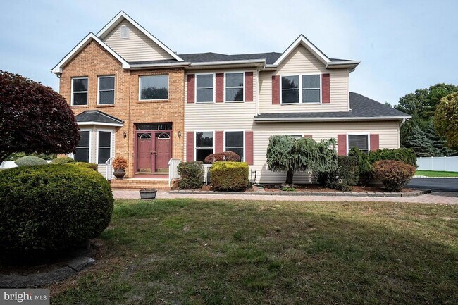 27 Samantha Dr in Monroe Township, NJ - Building Photo - Building Photo