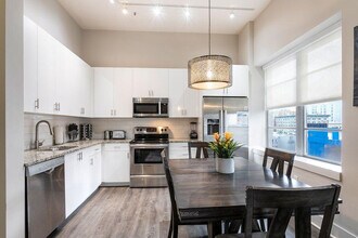 144 Elk Pl in New Orleans, LA - Building Photo - Building Photo