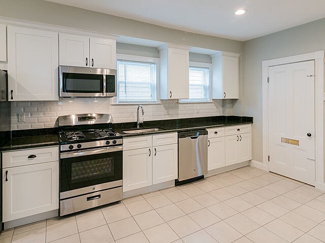 58 Saunders St in Brighton, MA - Building Photo - Building Photo