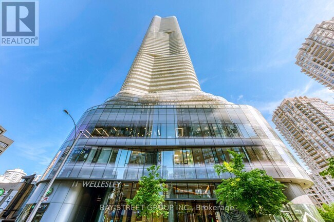 11 Wellesley St W in Toronto, ON - Building Photo - Building Photo
