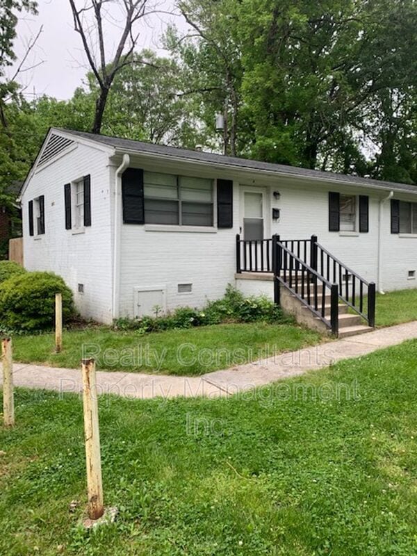 1813 Walker Ave in Greensboro, NC - Building Photo - Building Photo