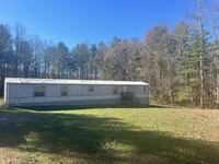 315 Hunters Chapel Rd in Ararat, VA - Building Photo - Building Photo