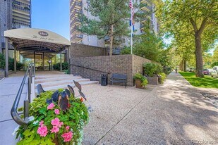 460 S Marion St Pkwy in Denver, CO - Building Photo