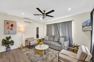 3020 Seville St, Unit SI ID1503974P in Fort Lauderdale, FL - Building Photo - Building Photo