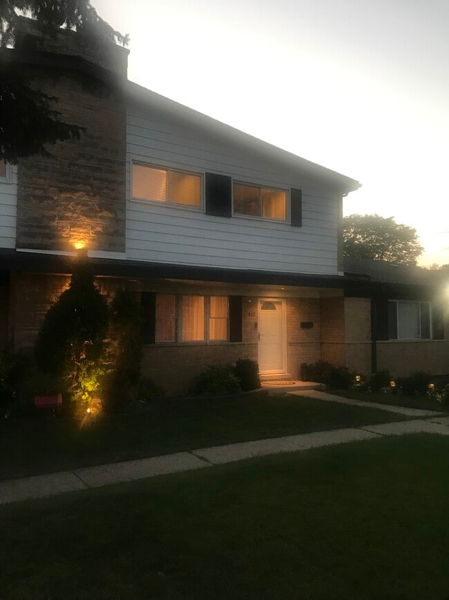412 Glendale Rd in Glenview, IL - Foto de edificio - Building Photo