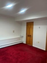 142 E 23rd St in Huntington Station, NY - Building Photo - Building Photo
