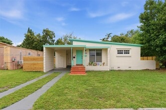 1620 NE 160th St in North Miami Beach, FL - Building Photo - Building Photo