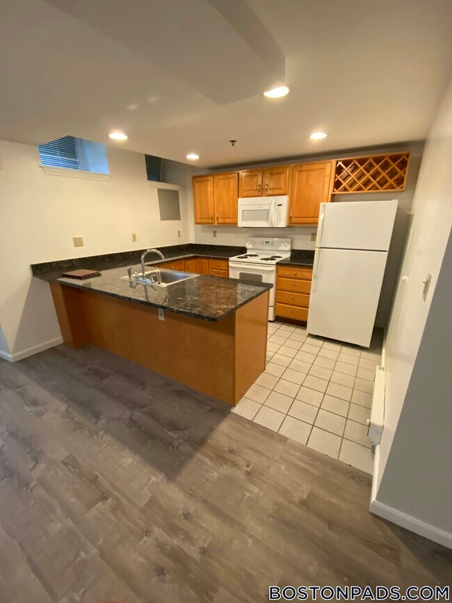 117 Park Dr in Boston, MA - Building Photo - Building Photo
