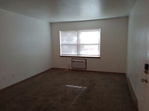 125 Crescent Lake Rd, Unit 109 in St. Clair, MO - Building Photo - Building Photo