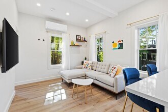 46 Lancaster Terrace in Brookline, MA - Building Photo - Building Photo