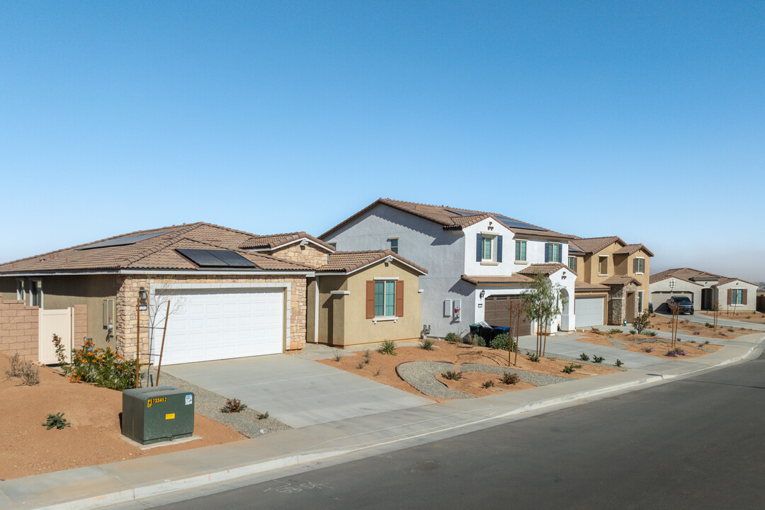 Cimarron Ridge in Menifee, CA - Building Photo