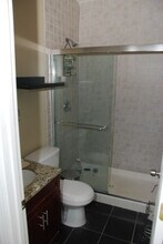 6832 N Ashland Blvd in Chicago, IL - Building Photo - Building Photo