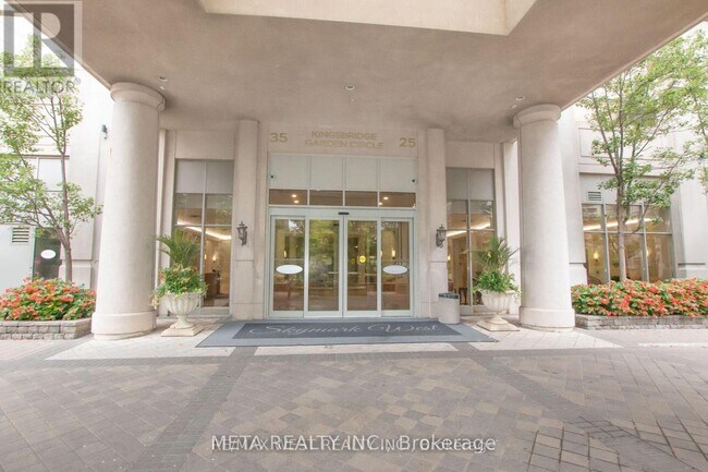 property at 35-1535 Kingsbridge Garden Cir
