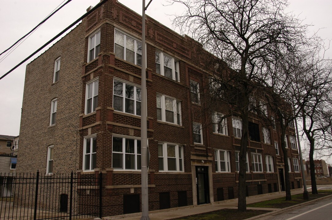 816-822 E Marquette Rd in Chicago, IL - Building Photo