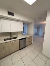 19101 NE 36th Pl in Aventura, FL - Building Photo - Building Photo