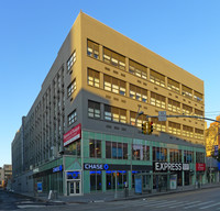 490 Fulton St in Brooklyn, NY - Foto de edificio - Building Photo