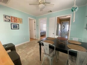 812 E Broadway in Milford, CT - Building Photo - Building Photo