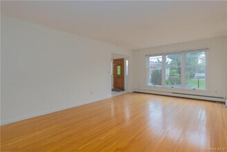 30 Cassilis Ave in Yonkers, NY - Building Photo - Building Photo