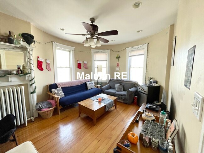 24 Willis St, Unit 2 in Boston, MA - Building Photo - Building Photo