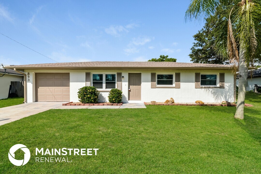 893 Riviera Ln NW in Port Charlotte, FL - Building Photo