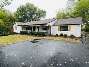 2010 W 95th St in Leawood, KS - Building Photo - Building Photo